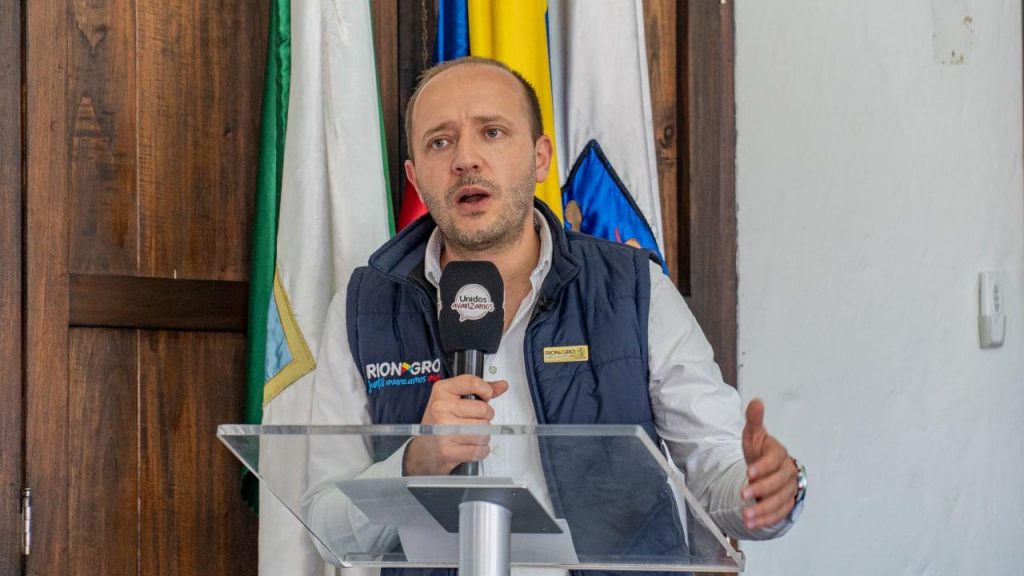 Por su parte, Carlos Andrés García, Alcalde encargado de Rionegro afirmó que “aprobaron por unanimidad todas las iniciativas presentadas en este periodo de sesiones ordinarias y que se ven traducidas en una política de vivienda que avanza, la transformación que venimos teniendo en la infraestructura”.