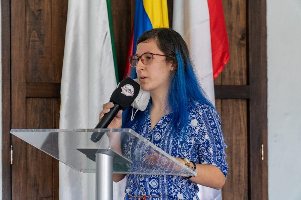 Alejandra García, consejera municipal, participó durante la sesión.