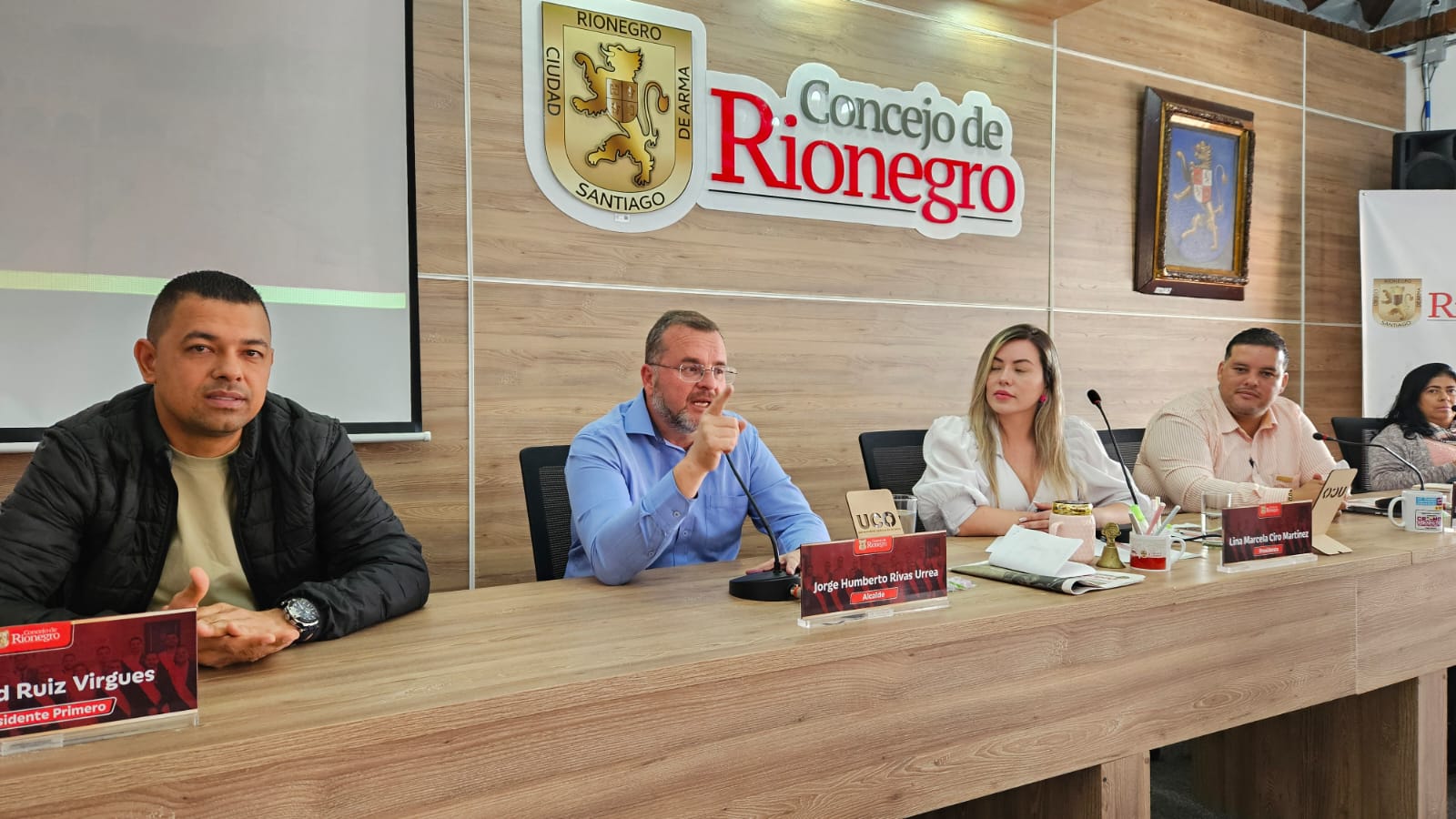 El alcalde Jorge Rivas clausuró el primer periodo de sesiones ordinarias